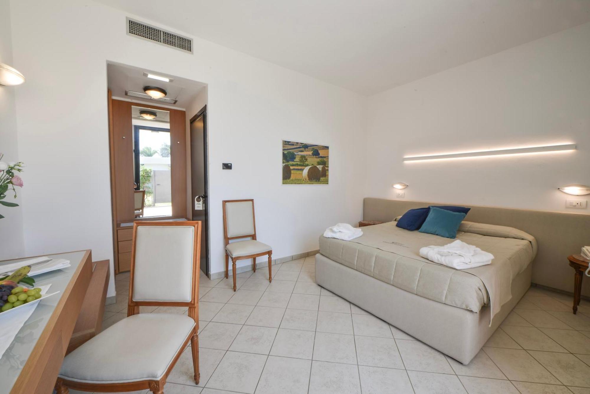 Grand Hotel Masseria Santa Lucia Ostuni Esterno foto